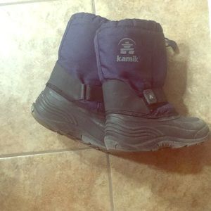 Boys Navy Kamik snow boots ❄️